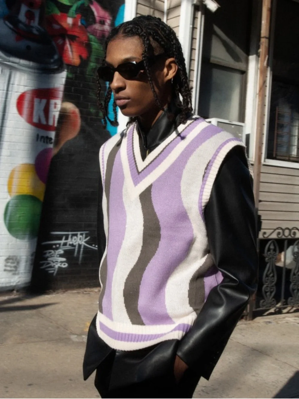 Urban Outfitters Abstract Wave Sweater Vest Size Large Purple Cream Y2K Grunge